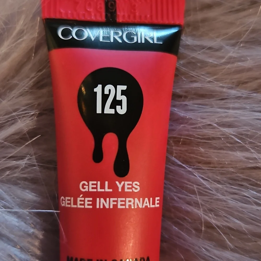 🆕️💄Covergirl Melting Pout Gel Liquid Liquid Lipstick 💄Gel Yes 125💄🆕️